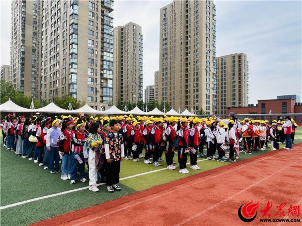 锦鲤配资 智趣科学 创享未来——青岛崇礼小学2021级“行走的思政课”开展研学实践活动